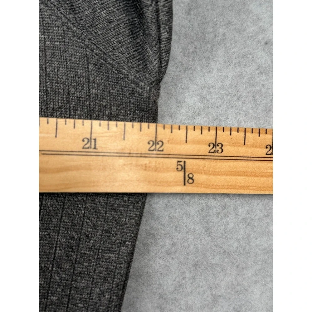 Guess Jeans Gray V Neck T Shirt Mens Size S Short Sleeve V-neck - Picture 9 of 10